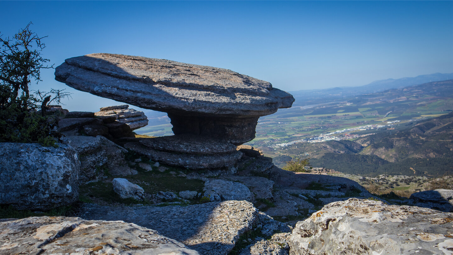 El Sombrerillo – das markante Wahrzeichen des Torcal de Antequera thront am Ende der Großen Runde