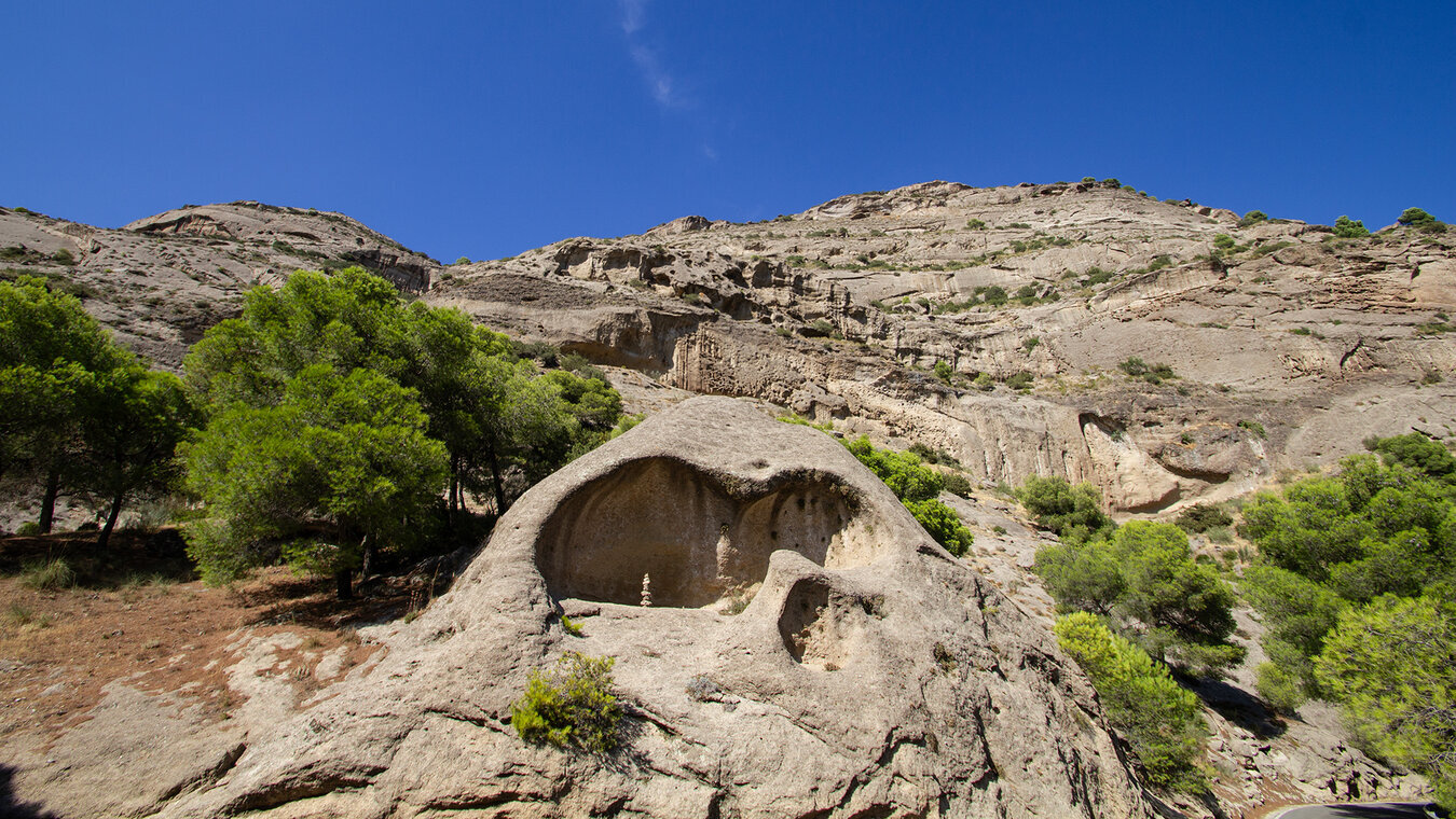 Die spektakuläre Felslandschaft im Naturschutzgebiet Desfiladero de los Gaitanes – Felswände aus Jura-Kalkstein, geformt durch den Río Guadalhorce