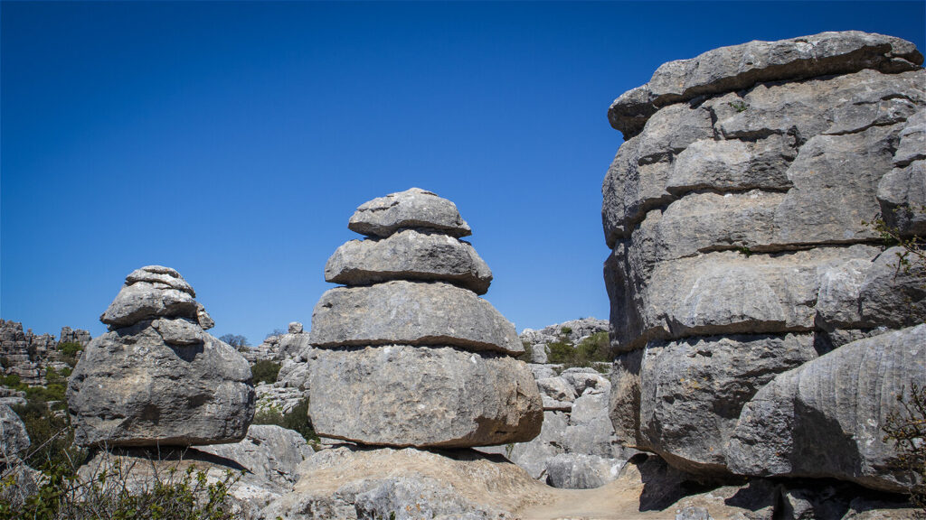 Die Riesenköpfe Las Meninas – eines der bekanntesten Wahrzeichen des El Torcal und Highlight der Ruta Verde