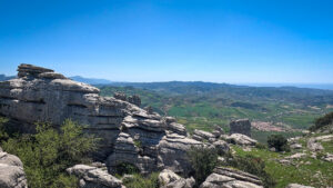 Blick auf Villanueva vom Aussichtspunkt Las Ventanillas im Torcal de Antequera
