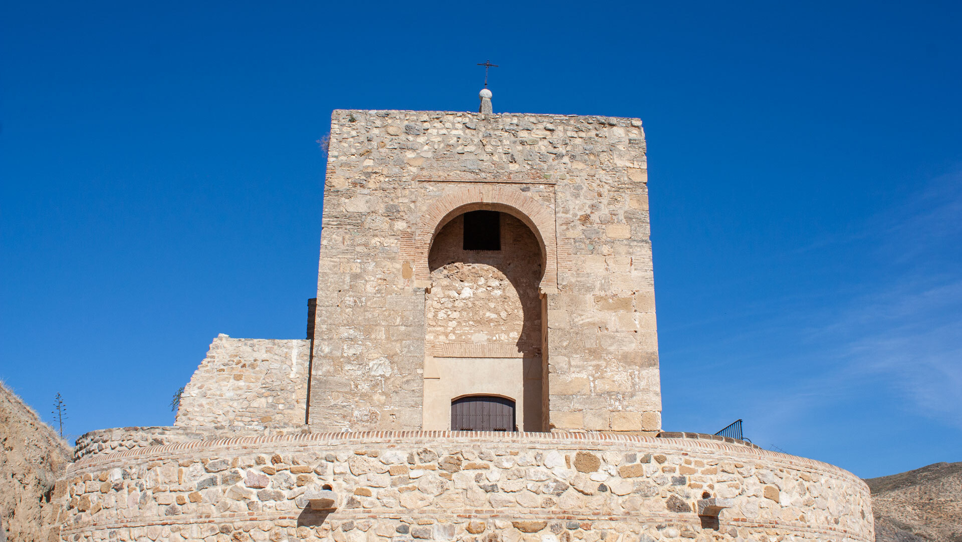 Die Puerta de Málaga in Antequera wurde im 14. Jahrhundert erbaut