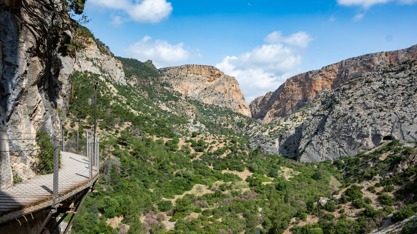 Der Caminito del Rey – Andalusiens spektakulärster Wanderweg auf schmalen Stegen durch die Gaitanes-Schlucht